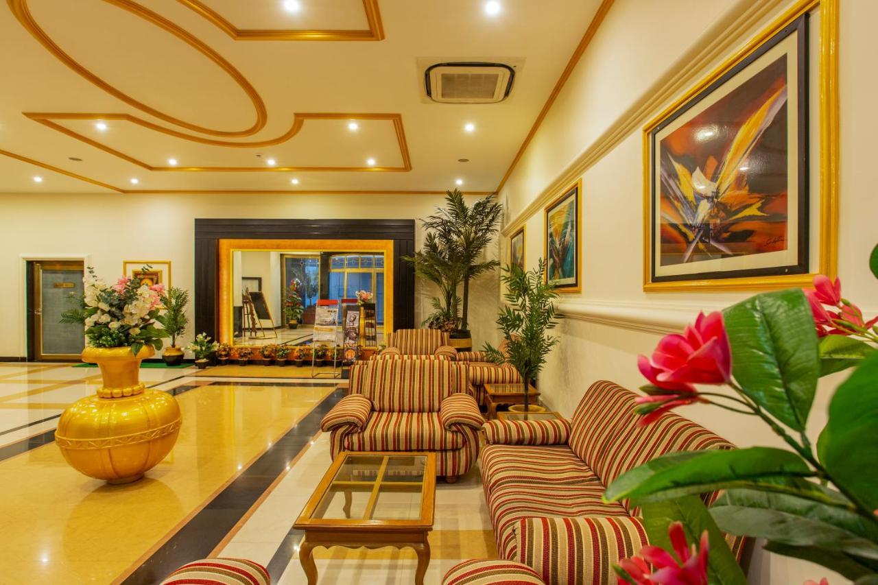 Hotel The Grand Regency Rajkot Exterior foto