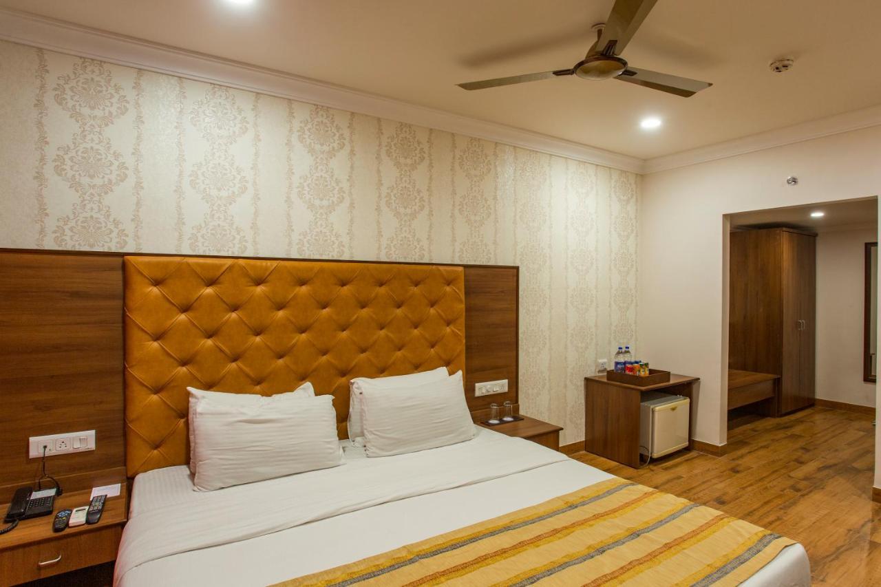 Hotel The Grand Regency Rajkot Exterior foto