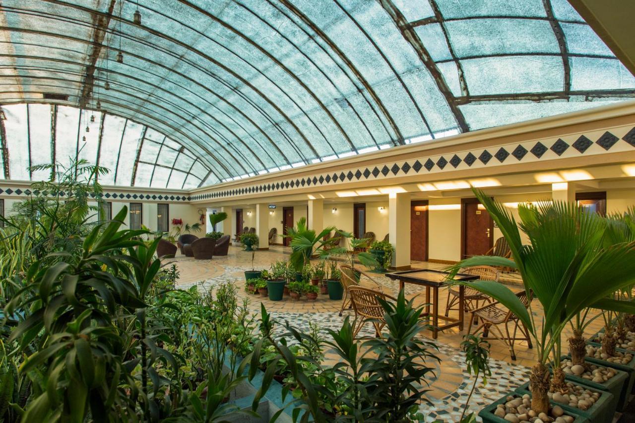 Hotel The Grand Regency Rajkot Exterior foto