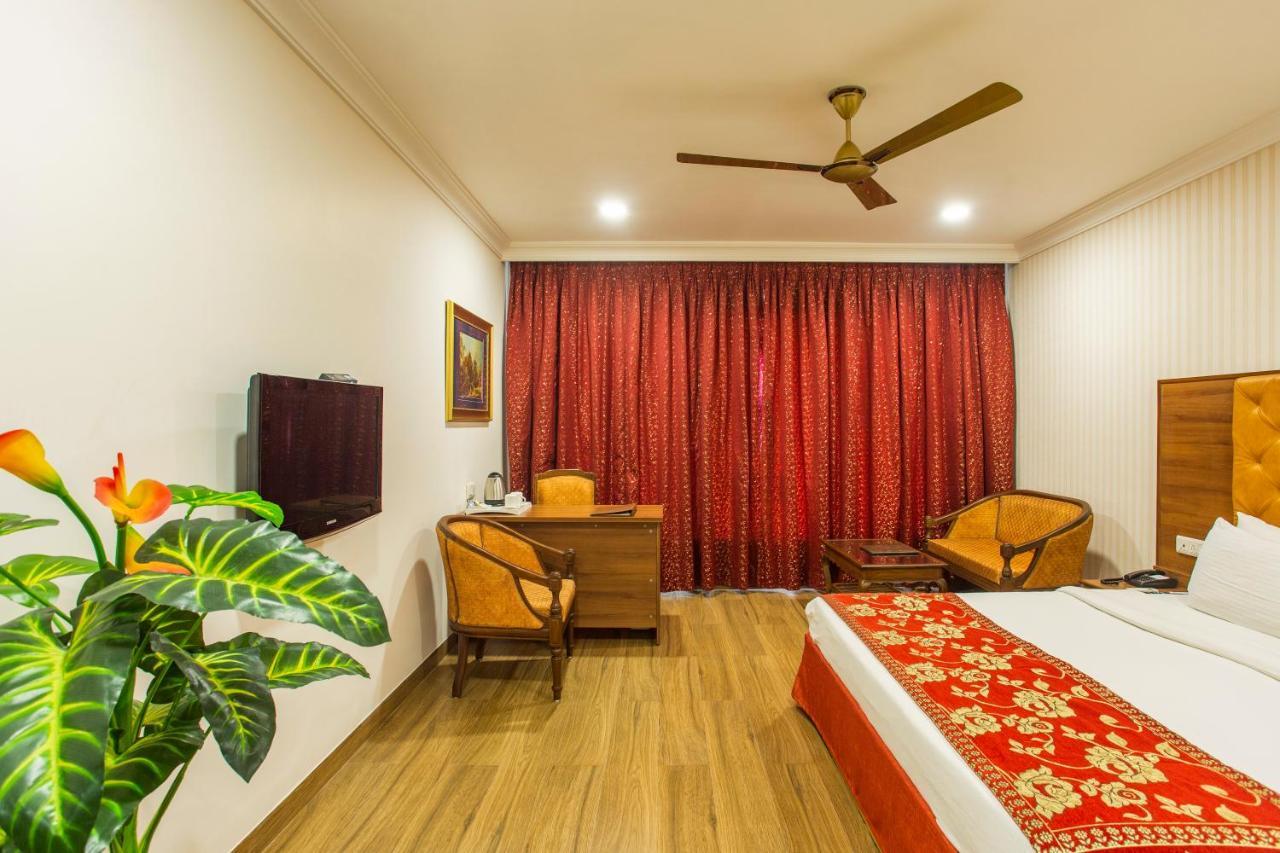 Hotel The Grand Regency Rajkot Exterior foto