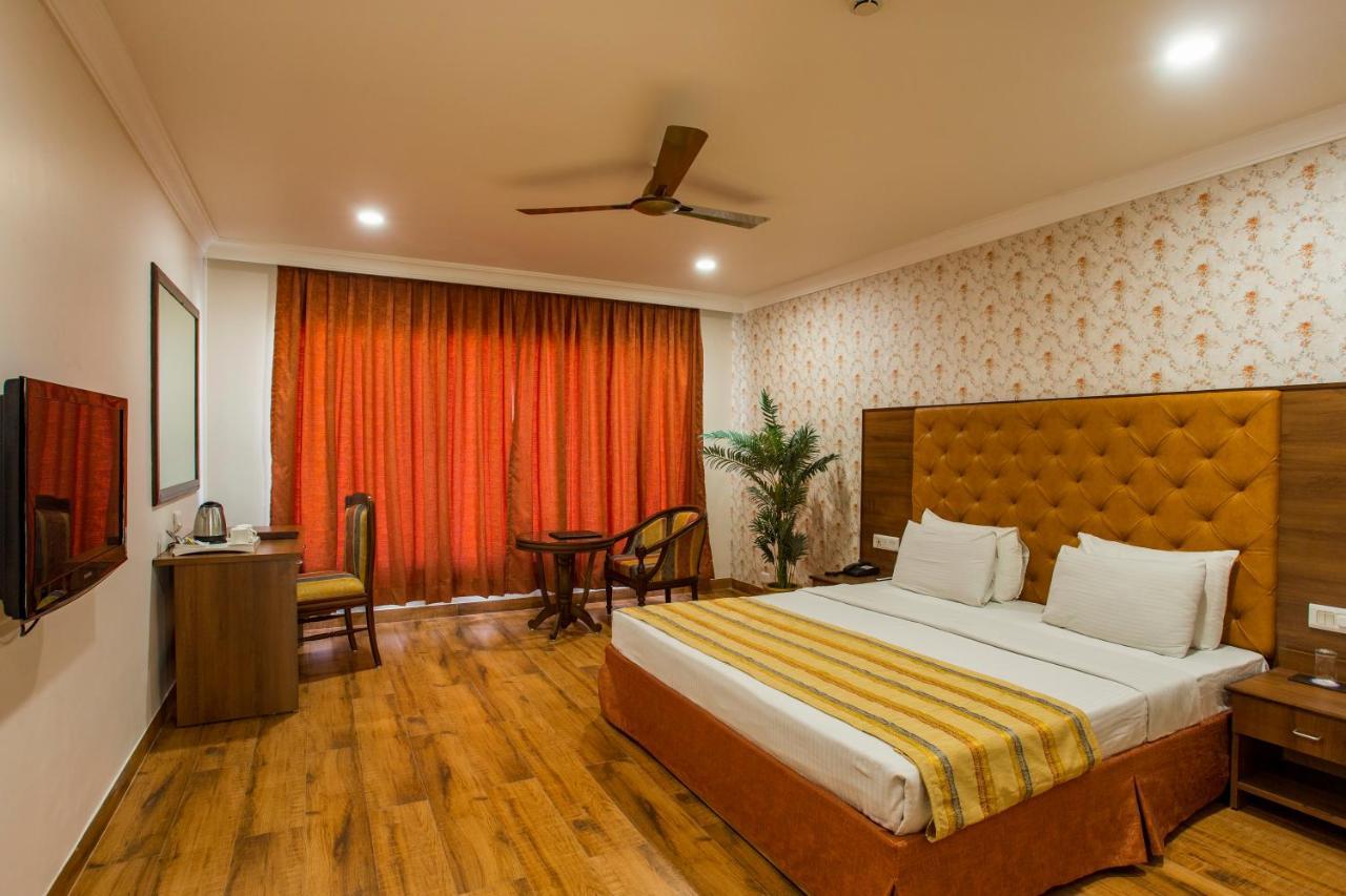 Hotel The Grand Regency Rajkot Exterior foto