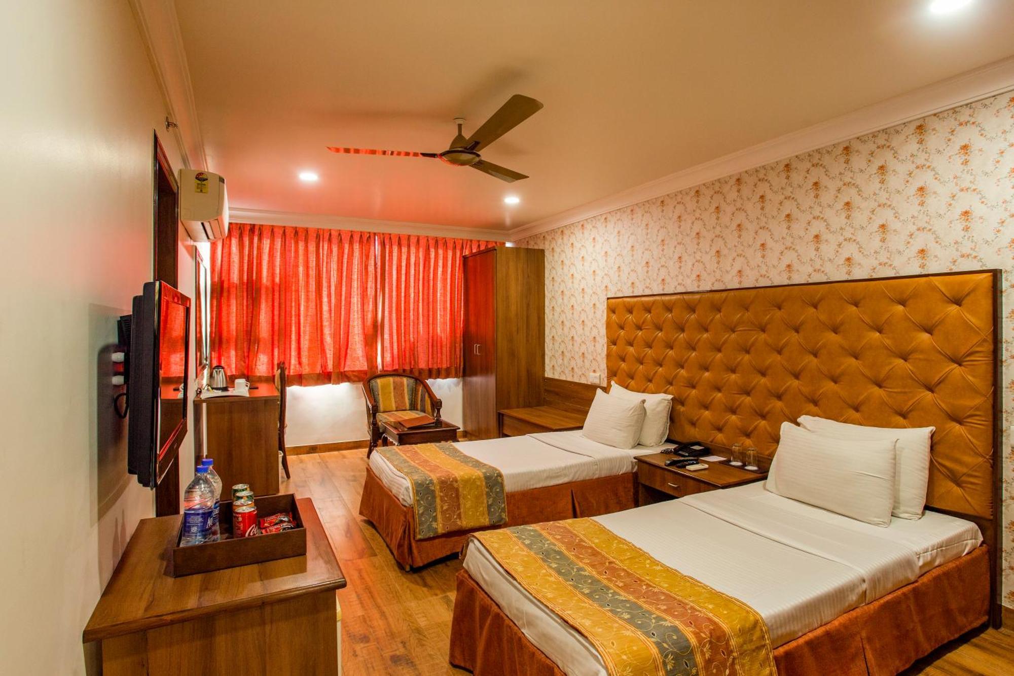 Hotel The Grand Regency Rajkot Exterior foto