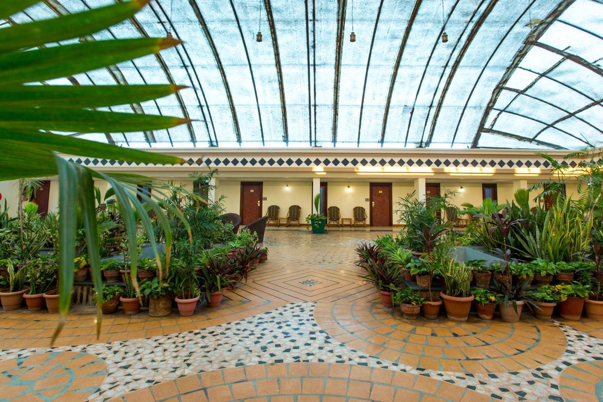 Hotel The Grand Regency Rajkot Exterior foto