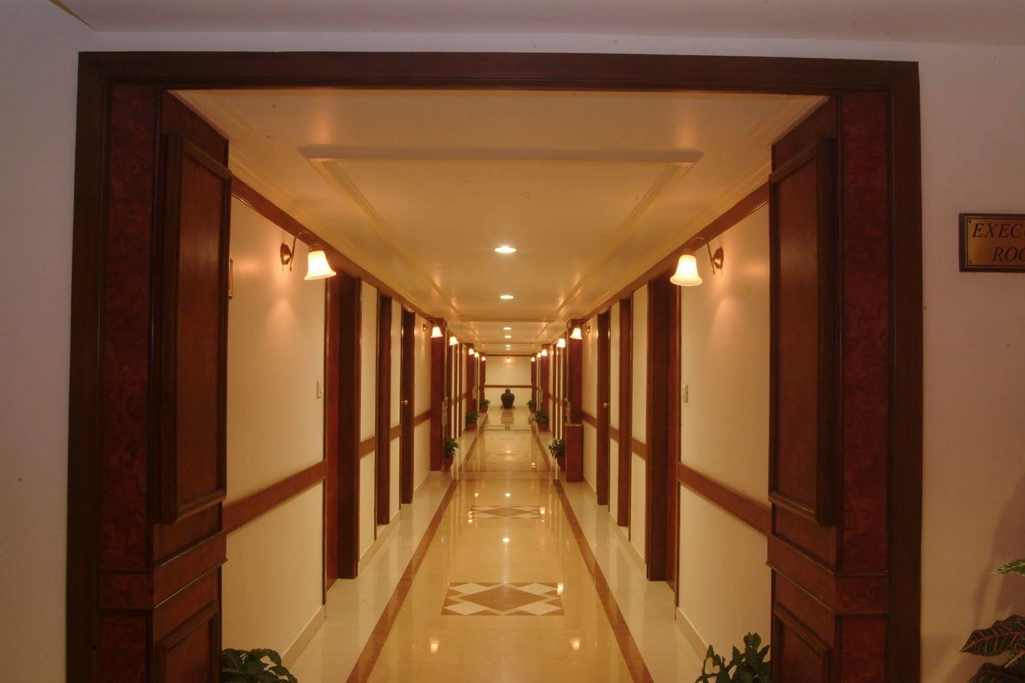 Hotel The Grand Regency Rajkot Exterior foto
