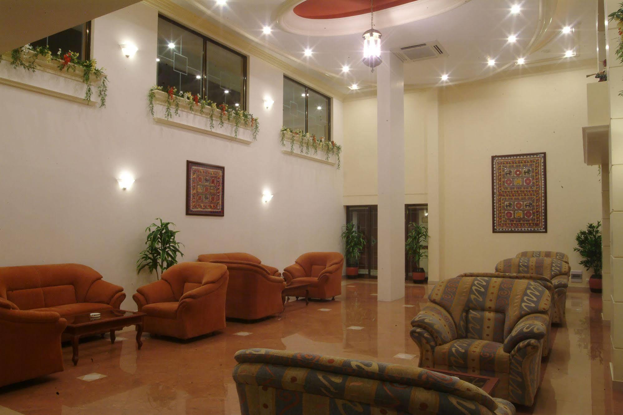 Hotel The Grand Regency Rajkot Exterior foto